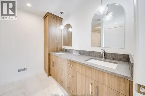3698 Farrow Avenue Windsor ON N8N 1M2