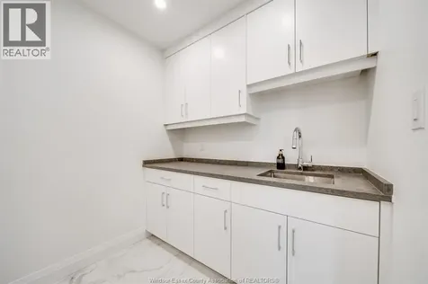 3698 Farrow Avenue Windsor ON N8N 1M2
