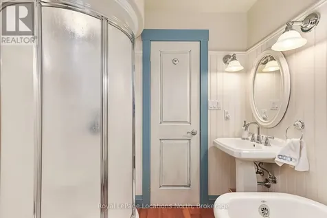 105 Woodland Park Road Blue Mountains ON N0H 1J0