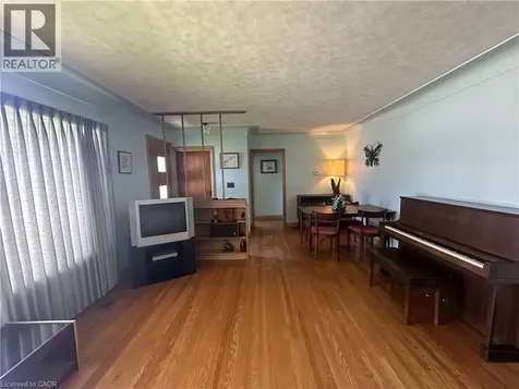 10 Charlton Crescent Simcoe ON N3Y 1A7