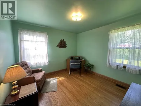 10 Charlton Crescent Simcoe ON N3Y 1A7