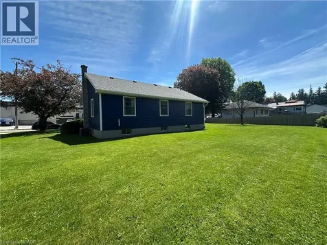 10 Charlton Crescent Simcoe ON N3Y 1A7