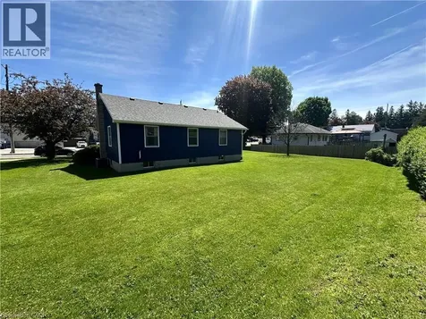 10 Charlton Crescent Simcoe ON N3Y 1A7