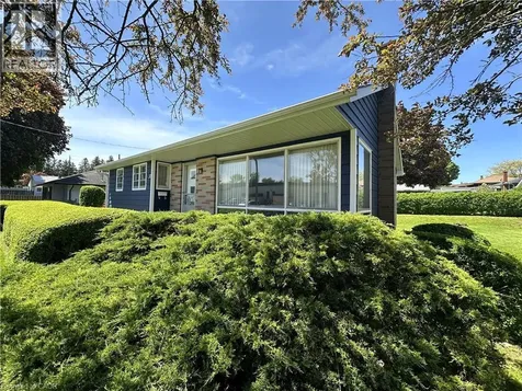 10 Charlton Crescent Simcoe ON N3Y 1A7