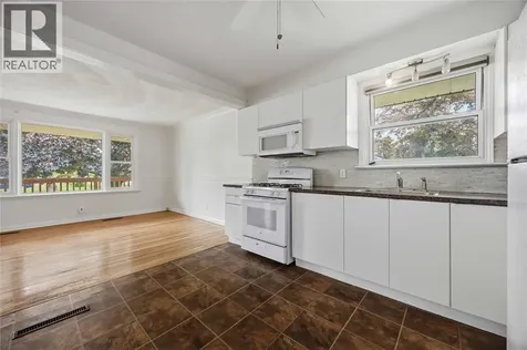 5 Aberdeen Avenue Sarnia ON N7S 2N5