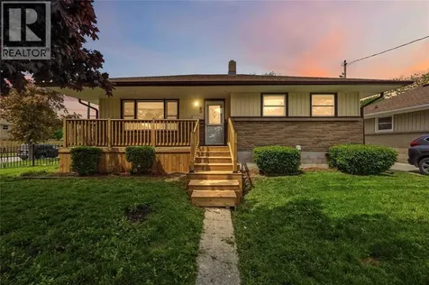 5 Aberdeen Avenue Sarnia ON N7S 2N5