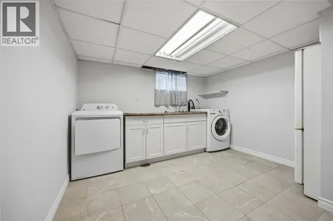 5 Aberdeen Avenue Sarnia ON N7S 2N5