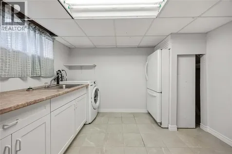 5 Aberdeen Avenue Sarnia ON N7S 2N5