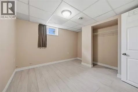 5 Aberdeen Avenue Sarnia ON N7S 2N5