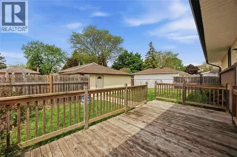 5 Aberdeen Avenue Sarnia ON N7S 2N5
