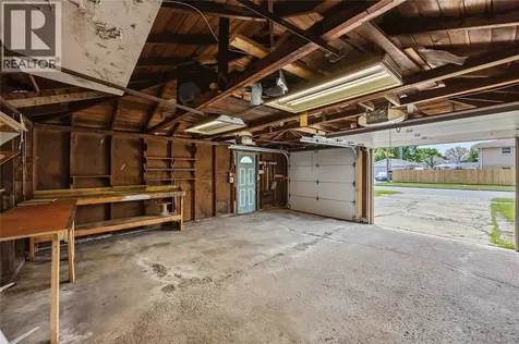 5 Aberdeen Avenue Sarnia ON N7S 2N5