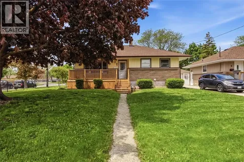 5 Aberdeen Avenue Sarnia ON N7S 2N5
