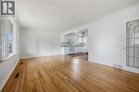 5 Aberdeen Avenue Sarnia ON N7S 2N5