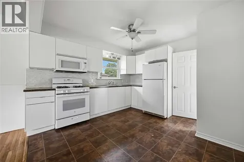 5 Aberdeen Avenue Sarnia ON N7S 2N5