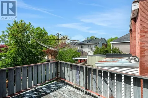 138 Concord Street South Ottawa ON K1S 0Z4