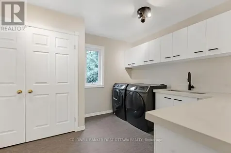 5525 Pettapiece Crescent Ottawa ON K4M 1C6