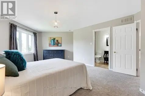 5525 Pettapiece Crescent Ottawa ON K4M 1C6