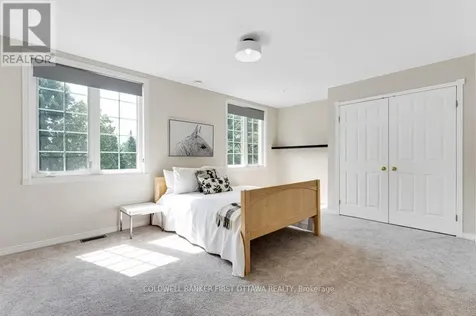5525 Pettapiece Crescent Ottawa ON K4M 1C6
