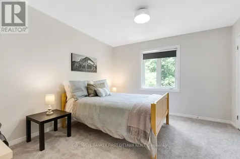 5525 Pettapiece Crescent Ottawa ON K4M 1C6