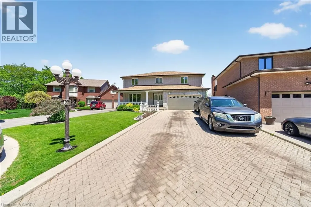 10 Skye Court Hamilton ON L8G 4R6