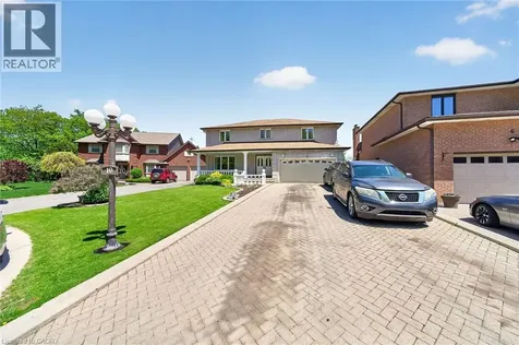 10 Skye Court Hamilton ON L8G 4R6