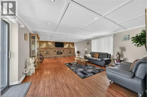 10 Skye Court Hamilton ON L8G 4R6