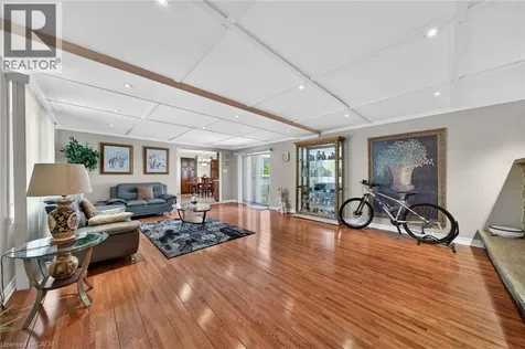 10 Skye Court Hamilton ON L8G 4R6