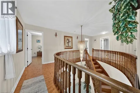 10 Skye Court Hamilton ON L8G 4R6