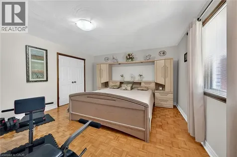 10 Skye Court Hamilton ON L8G 4R6