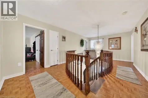 10 Skye Court Hamilton ON L8G 4R6