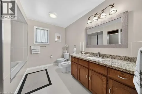10 Skye Court Hamilton ON L8G 4R6