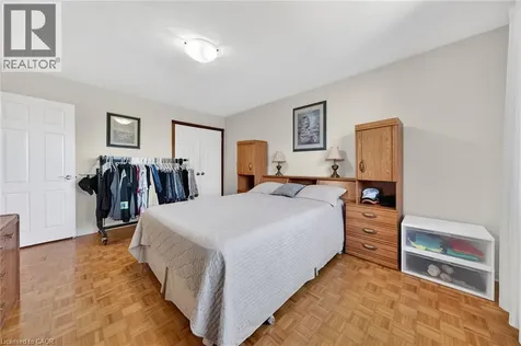 10 Skye Court Hamilton ON L8G 4R6