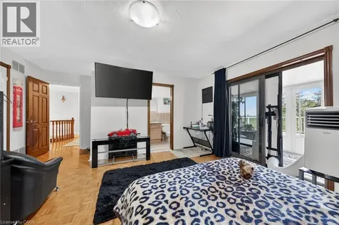 10 Skye Court Hamilton ON L8G 4R6