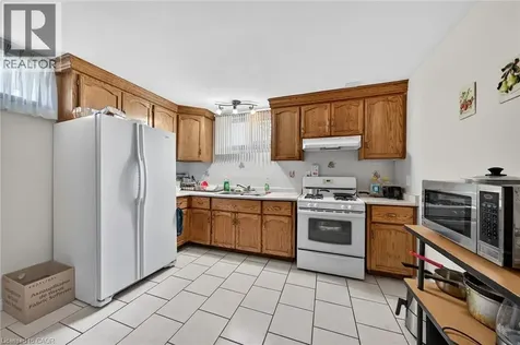 10 Skye Court Hamilton ON L8G 4R6