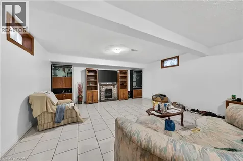 10 Skye Court Hamilton ON L8G 4R6