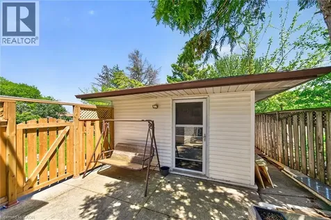 10 Skye Court Hamilton ON L8G 4R6