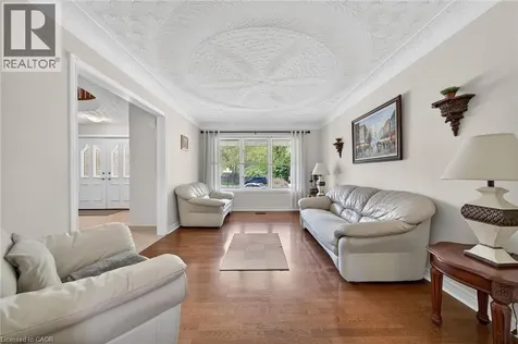 10 Skye Court Hamilton ON L8G 4R6