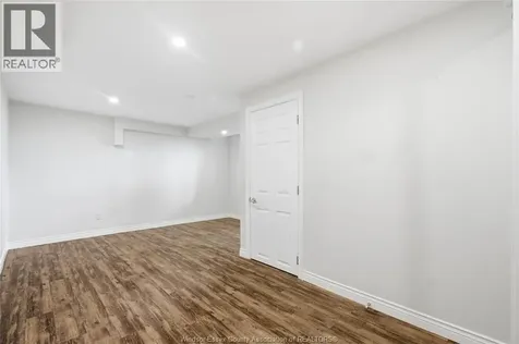 1765 Golfview Lasalle ON N9J 1Z1