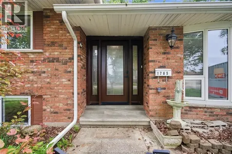 1765 Golfview Lasalle ON N9J 1Z1