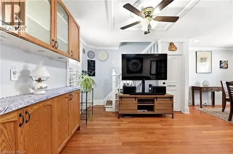 23 Britannia Avenue Hamilton ON L8H 1W3