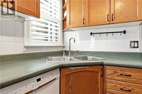 23 Britannia Avenue Hamilton ON L8H 1W3