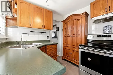 23 Britannia Avenue Hamilton ON L8H 1W3