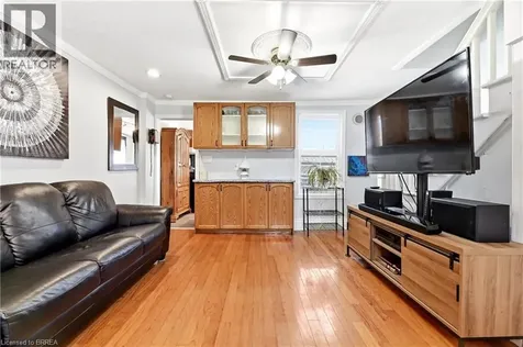 23 Britannia Avenue Hamilton ON L8H 1W3