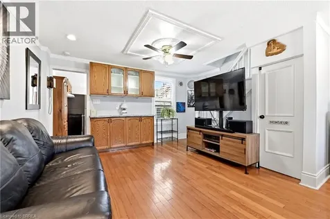 23 Britannia Avenue Hamilton ON L8H 1W3