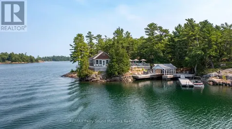 2 A258 Island The Archipelago (archipelago North) ON P0G 1K0