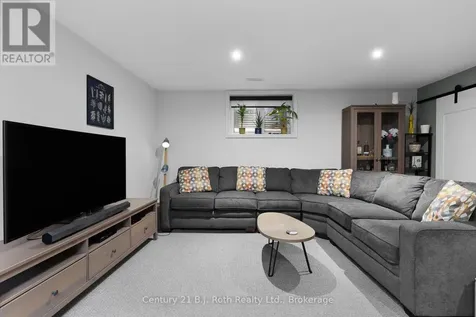 34 Ruby Crescent Orillia ON L3V 8M3