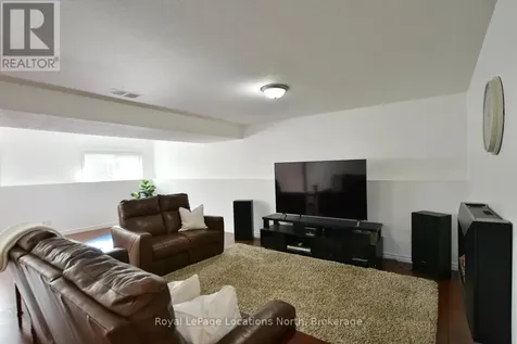 155 Lily Drive Wasaga Beach ON L9Z 2Z5