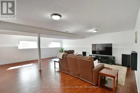 155 Lily Drive Wasaga Beach ON L9Z 2Z5