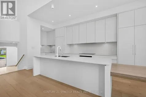 45 Inverness Avenue Ottawa ON K2E 6N6