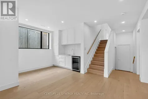 45 Inverness Avenue Ottawa ON K2E 6N6